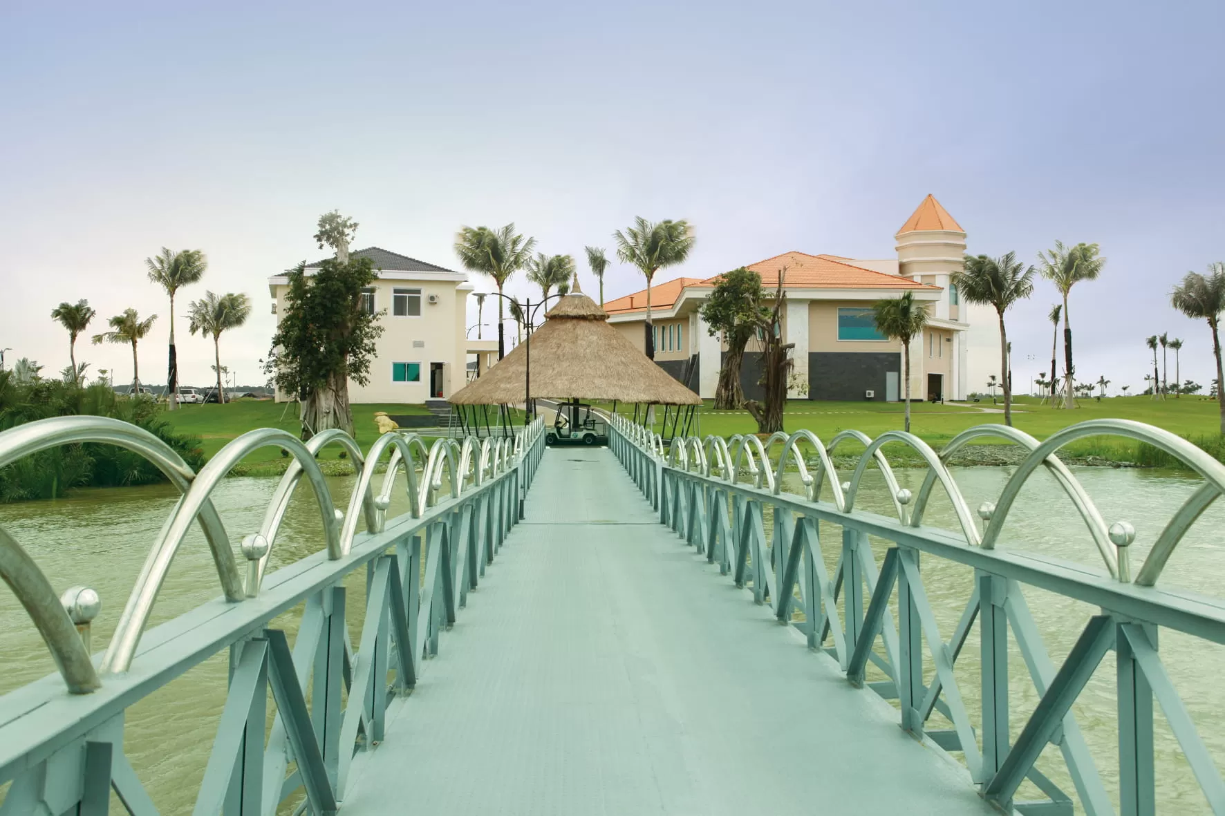 Emerald Country Club